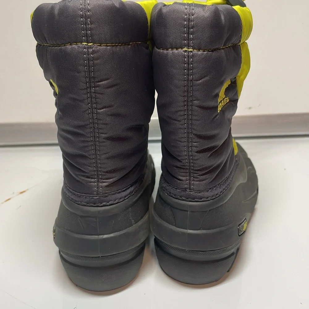 Sorel Flurry Children’s Boot In Black / Yellow Size 10